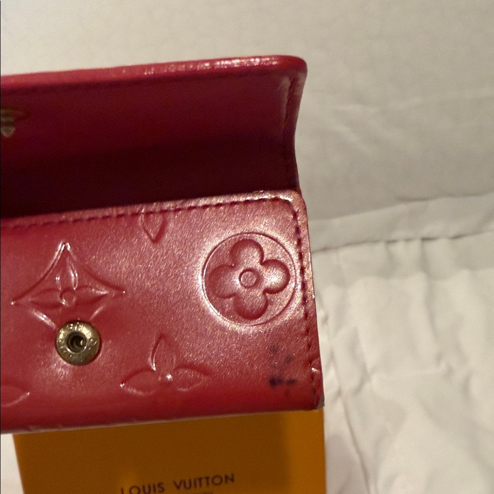 Louis Vuitton Red Monogram Vernis 4-Key Holder - Picture 5 of 5